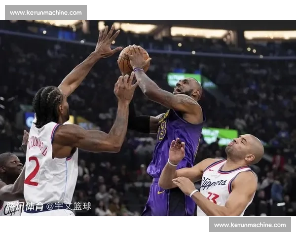 同城德比火花四溅快船湖人巅峰对决引爆洛城篮球之夜激情对抗全城瞩目