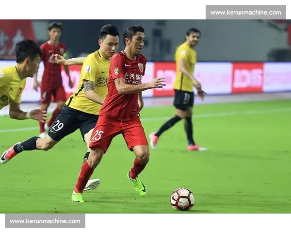 恒大对阵东方球迷情绪碰撞引发赛场内外热议风波持续发酵讨论升级